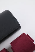 Carica l'immagine nel visualizzatore della galleria, Uhrenrolle 3 - Large - Midnight Black & Wine Red