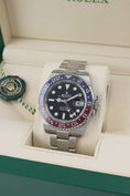 Załaduj obraz do przeglądarki galerii, Rolex GMT-Master II 126710BLRO - Widok szczegółowy 1