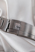 Cargar la imagen en la vista de la galería, Rolex Sea-Dweller 126600 - Detail view 8