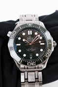 Load image into Gallery viewer, Omega Seamaster Diver 300 M 21030422010001 - Detailansicht 1