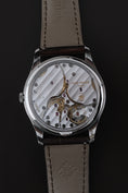 Bild in Galerie-Betrachter laden, Patek Philipe Calatrava 6196P-001 - Detailansicht 10
