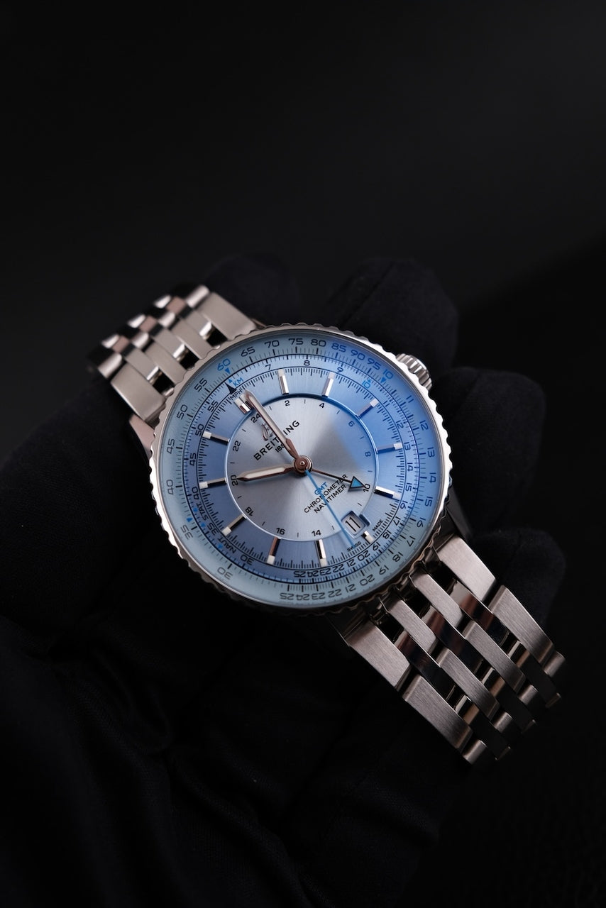 Breitling Navitimer GMT 41 A32310171C1A1 - Detail view 2