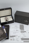 Charger l'image dans la visionneuse de galerie, Patek Philippe World Time 5935A-001 - documents et/ou contenu de la livraison