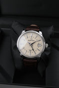 Załaduj obraz do przeglądarki galerii, Grand Seiko Elegance Collection SBGM221 - Detailansicht 1
