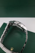 Carica l'immagine nel visualizzatore della galleria, Rolex GMT-Master II 126710GRNR - Detailansicht 7