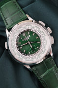 Załaduj obraz do przeglądarki galerii, Patek Philippe Chronograf czasu światowego 5930P-001 - Widok szczegółowy 2