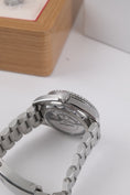 Load image into Gallery viewer, Omega Seamaster Planet Ocean 600M 21530442101001 - Detailed view 3