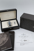 Załaduj obraz do przeglądarki galerii, Patek Philippe World Time 5330G – dokumenty i/lub zakres dostawy