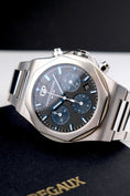 Bild in Galerie-Betrachter laden, Girard Perregaux Laureato Chronograph 81020-11-631-11A - Detail view 1