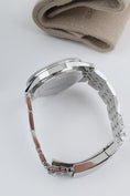 Load image into gallery viewer, Breitling Navitimer Automatic 41 A17326241B1A1 - Detailed view 5