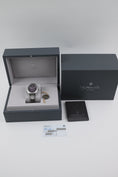 Load image into gallery viewer, H.Moser & Cie Streamliner Centre Seconds Purple Haze 6201-1201 - Papiere und oder Lieferumfang