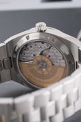 Bild in Galerie-Betrachter laden, Vacheron Constantin Overseas 4520V - Detailansicht 7