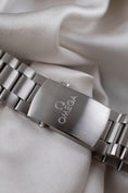 Bild in Galerie-Betrachter laden, Omega Seamaster Planet Ocean Orange 23230465101002 - Detailansicht 8