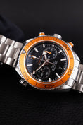 Bild in Galerie-Betrachter laden, Omega Seamaster Planet Ocean Orange 23230465101002 - Detailansicht 4