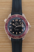 Załaduj obraz do przeglądarki galerii, Omega Seamaster Diver 300 M Brązowe Złoto 210.92.42.20.01.003 - Widok szczegółowy 5