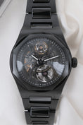 Carica l'immagine nel visualizzatore della galleria, Girard Perregaux Laureato Skeleton 81015-32-001-32A - Detailansicht 4