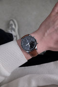 Load image into Gallery viewer, Omega Speedmaster Moonwatch FOIS 31132403001001 - Detail view 8