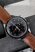 Load image into Gallery viewer, Omega Speedmaster Moonwatch FOIS 31132403001001 - Detail view 1