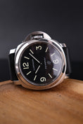 Carica l'immagine nel visualizzatore della galleria, Panerai Luminor Base Logo PAM01000 - Detailansicht 1