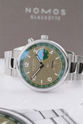 Bild in Galerie-Betrachter laden, Nomos Club Sport Neomatik Weltzeit Jungle 790.S2 - Detailansicht 4