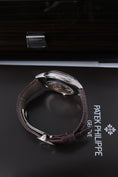 Bild in Galerie-Betrachter laden, Patek Philippe Grand Complications 5320G-011 - Detailansicht 7