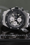Bild in Galerie-Betrachter laden, Audemars Piguet Royal Oak Offshore Chronograph 25940SK.OO.D002CA.01.A - Detailansicht 4