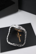 Load image into gallery viewer, Vacheron Constantin Overseas 4500V/110A-B128 - Detailed view 6