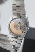 Load image into gallery viewer, Vacheron Constantin Overseas 4500V/110A-B128 - Detailed view 9