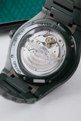 Load image into gallery viewer, Girard Perregaux Laureato 81005-32-3080-1CX - Detailed view 7