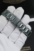 Load image into gallery viewer, Girard Perregaux Laureato 81005-32-3080-1CX - Detailed view 5