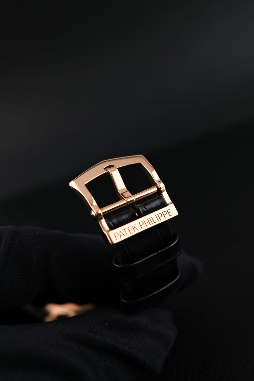 Patek Philippe Calatrava Pilot Travel Time Rose 5524R-001 - Detailansicht 10