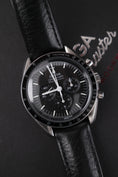 Bild in Galerie-Betrachter laden, Omega Speedmaster Professional Moonwatch 31032425001001 - Detail view 1