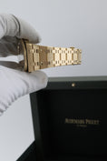 Load image into gallery viewer, Audemars Piguet Royal Oak Jumbo Ultra Thin 16202BA.OO.1240BA.02 - Detailansicht 10