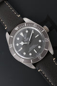 Cargue la imagen en el visor de la galería, Tudor Black Bay Fifty-Eight 79010SG - vista detallada 4