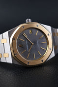 Charger l'image dans la visionneuse de la galerie, Audemars Piguet Royal Oak Jumbo 39mm 5402SA - Detailansicht 1
