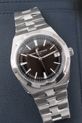 Bild in Galerie-Betrachter laden, Vacheron Constantin Overseas 4520V/210A-B483 - Detailansicht 3