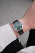 Załaduj obraz do przeglądarki galerii, Laurent Ferrier Classic Micro-Rotor 40mm FBN 229.01 - Widok szczegółowy 10