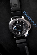 Bild in Galerie-Betrachter laden, Panerai Submersible PAM00683 - Detailansicht 4