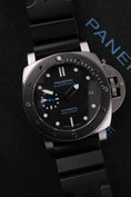 Bild in Galerie-Betrachter laden, Panerai Submersible PAM00683 - Detailansicht 3
