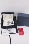 Załaduj obraz do przeglądarki galerii, Omega Speedmaster Snoopy 31032425002001 - dokumenty i/lub zakres dostawy