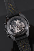 Cargue la imagen en el visor de la galería, Omega Speedmaster Lado Oscuro de la Luna 31192443001001 - Vista detallada 7