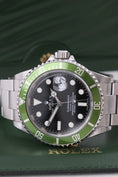 Załaduj obraz do przeglądarki galerii, Rolex Submariner Date 16610LV - widok szczegółowy 4
