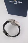 Load image into gallery viewer, Breitling Avenger Bandit E13383101M1W1 - Detailansicht 6