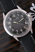 Bild in Galerie-Betrachter laden, Patek Philippe Calatrava 5226G-001 - Detailansicht 4