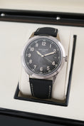 Bild in Galerie-Betrachter laden, Patek Philippe Calatrava 5226G-001 - Detailansicht 1