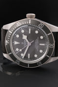 Cargue la imagen en el visor de la galería, Tudor Black Bay Fifty-Eight 79010SG - Vista detallada 3