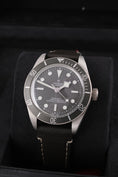 Cargue la imagen en el visor de la galería, Tudor Black Bay Fifty-Eight 79010SG - Vista detallada 1