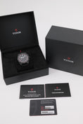 Załaduj obraz do przeglądarki galerii, Tudor Pelagos FXD Chrono 25827KN - Papiere und oder Lieferumfang