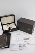 Cargue la imagen en el visor de la galería, Patek Philippe Calatrava 6119R-001 - documentación o volumen de entrega