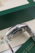 Carica l'immagine nel visualizzatore della galleria, Rolex Oyster Perpetual 41 124300 - Detailansicht 7